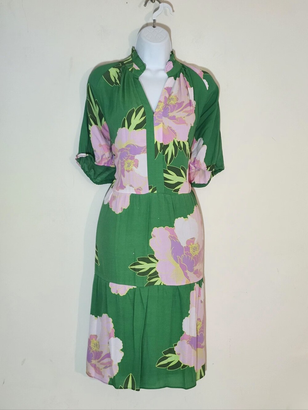 CeCe V-Neck Tiered Babydoll Floral Print Dress Size 2X Color: Green/Multi